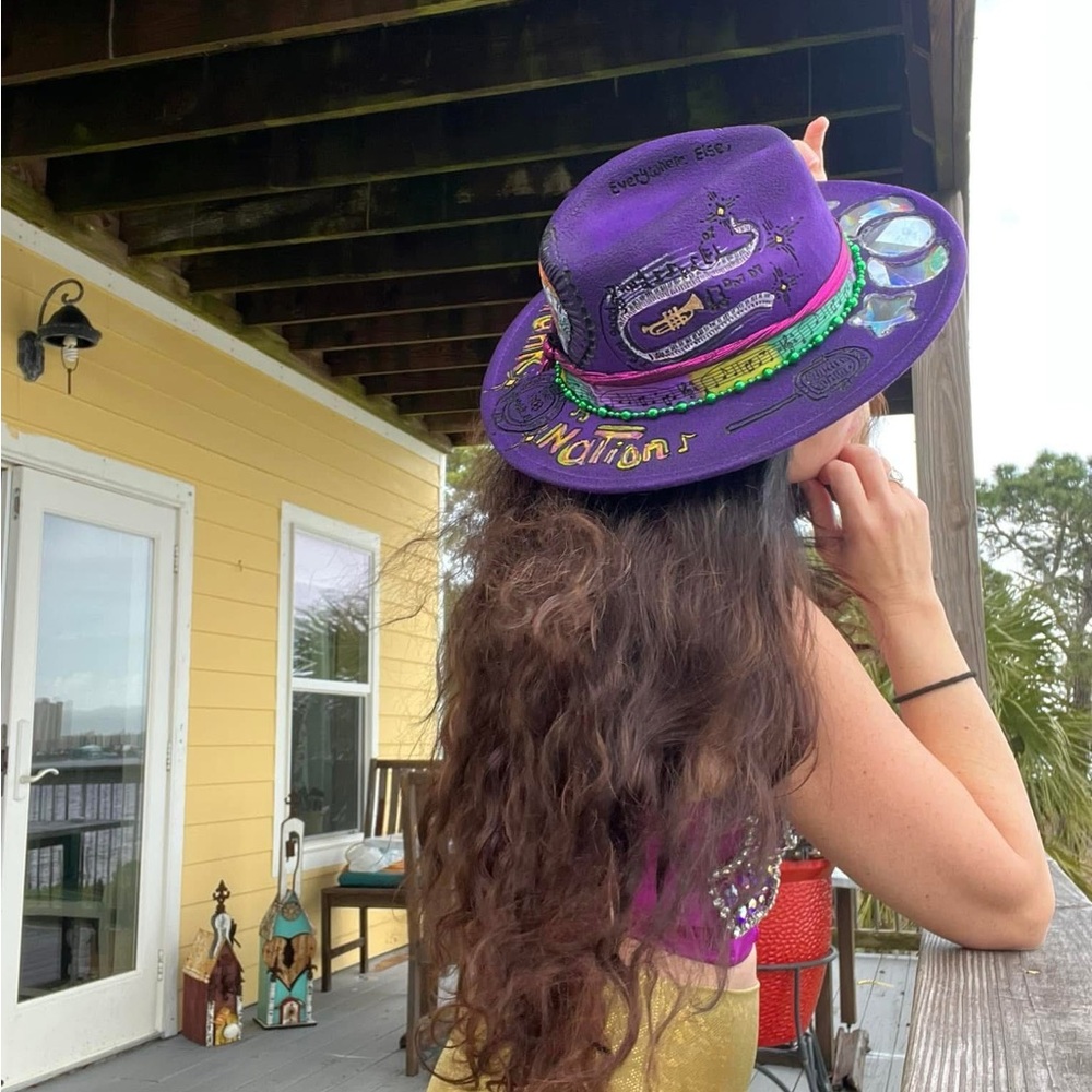 Sun catcher, Mardi Gras, Festive James Brown hat ❤️☀️ - Picture 2 of 12